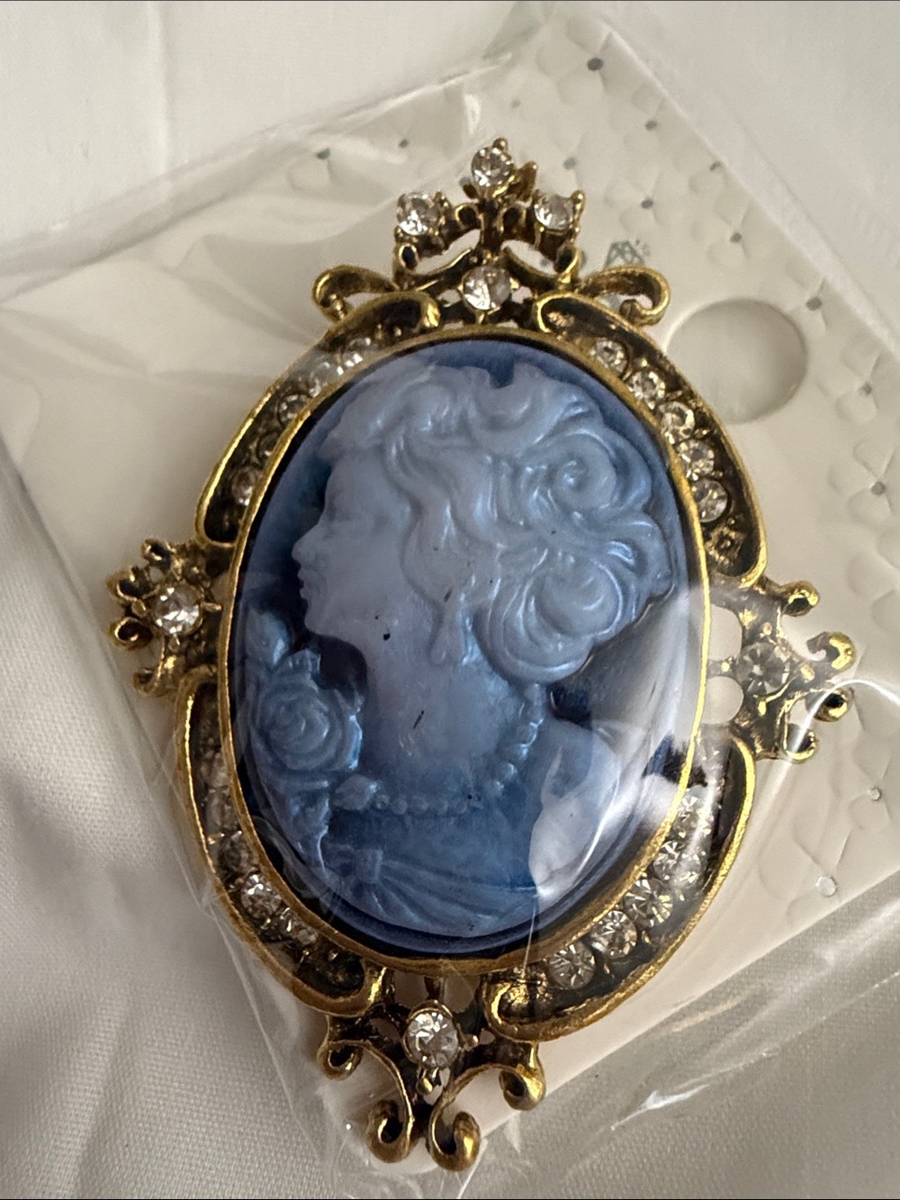 Vintage-Inspired Blue Cameo Brooch Pendant with Gold-Tone Setting